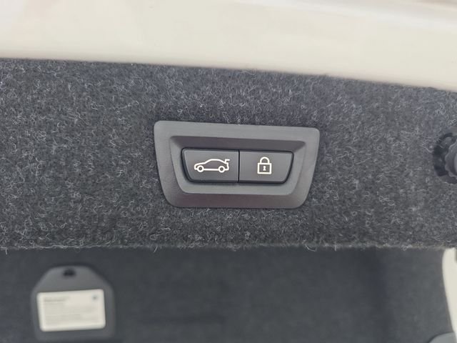 Used 2019 Mineral White Metallic BMW 540i xDrive image 34