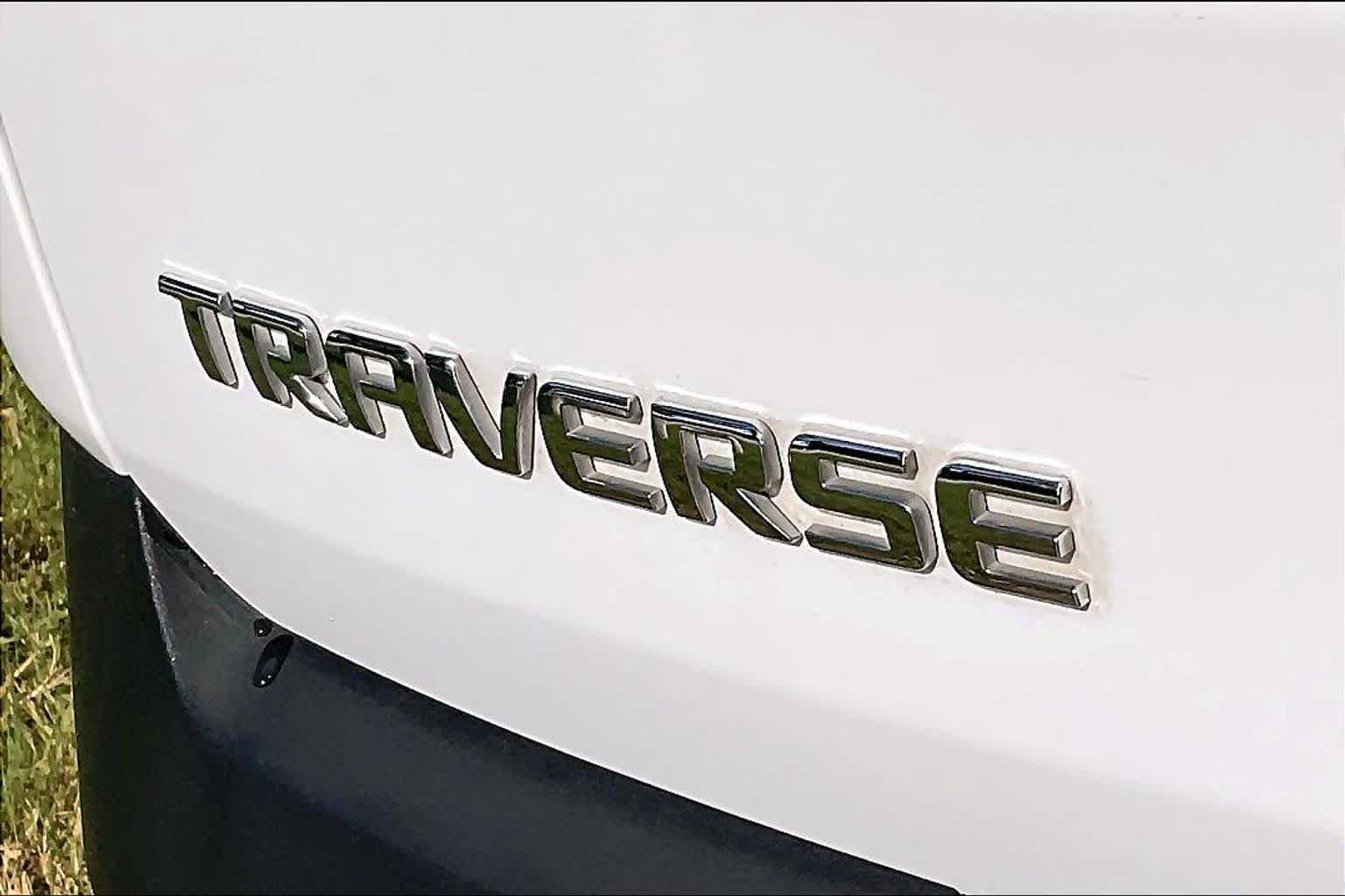 Used 2023 Summit White Chevrolet LT Cloth image 9