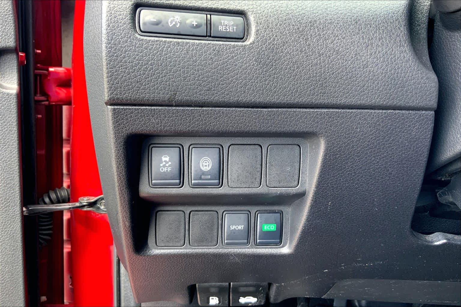 Used 2020 Scarlet Ember Tintcoat Nissan SV image 33