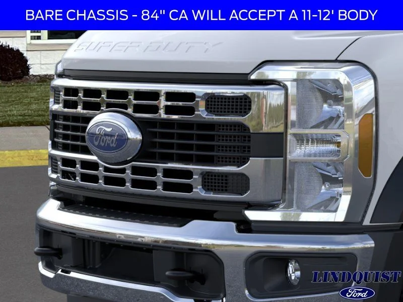 New 2026 Oxford White Ford F-450® XL image 17