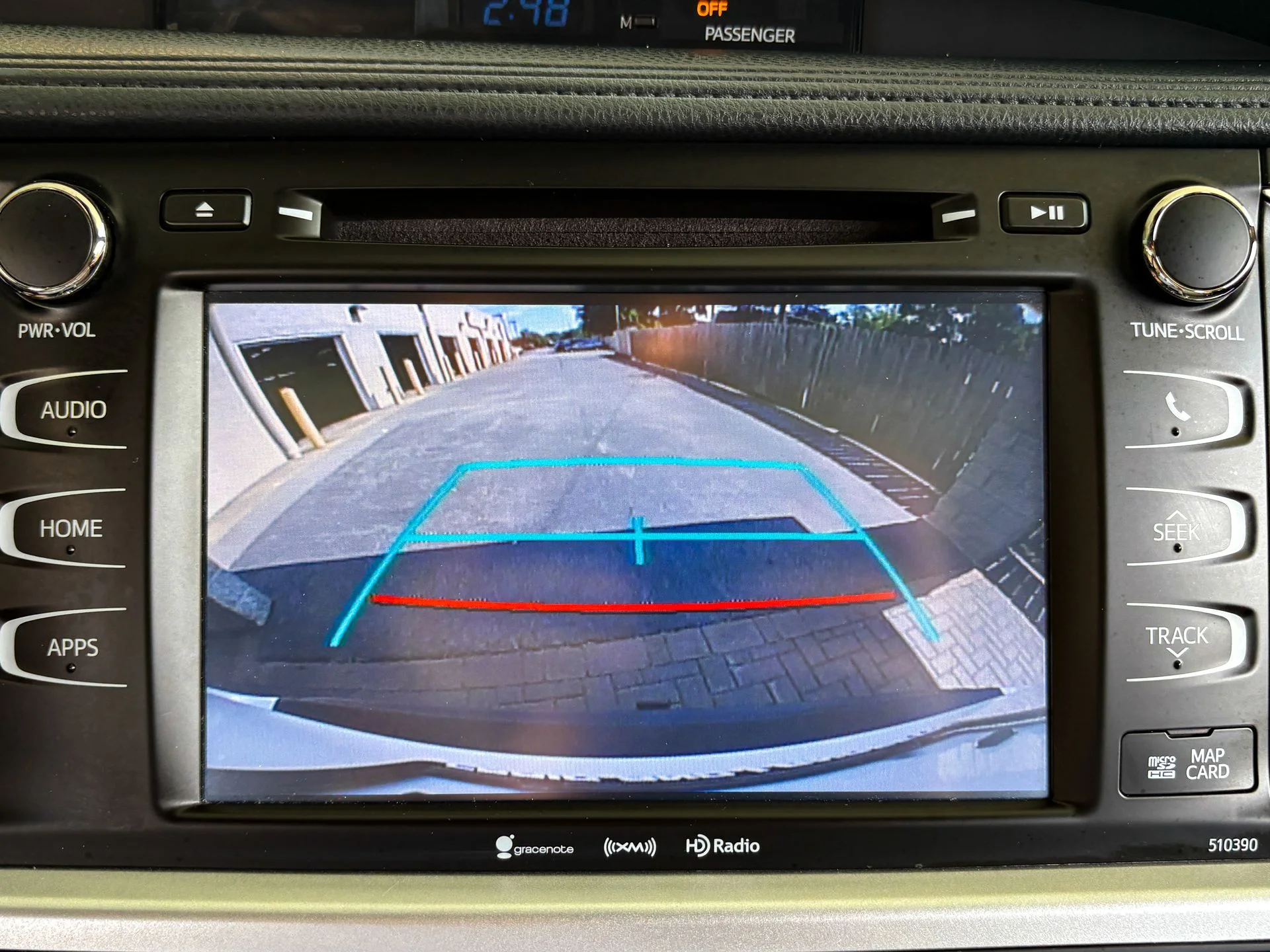 Used 2019 White Toyota XLE image 23