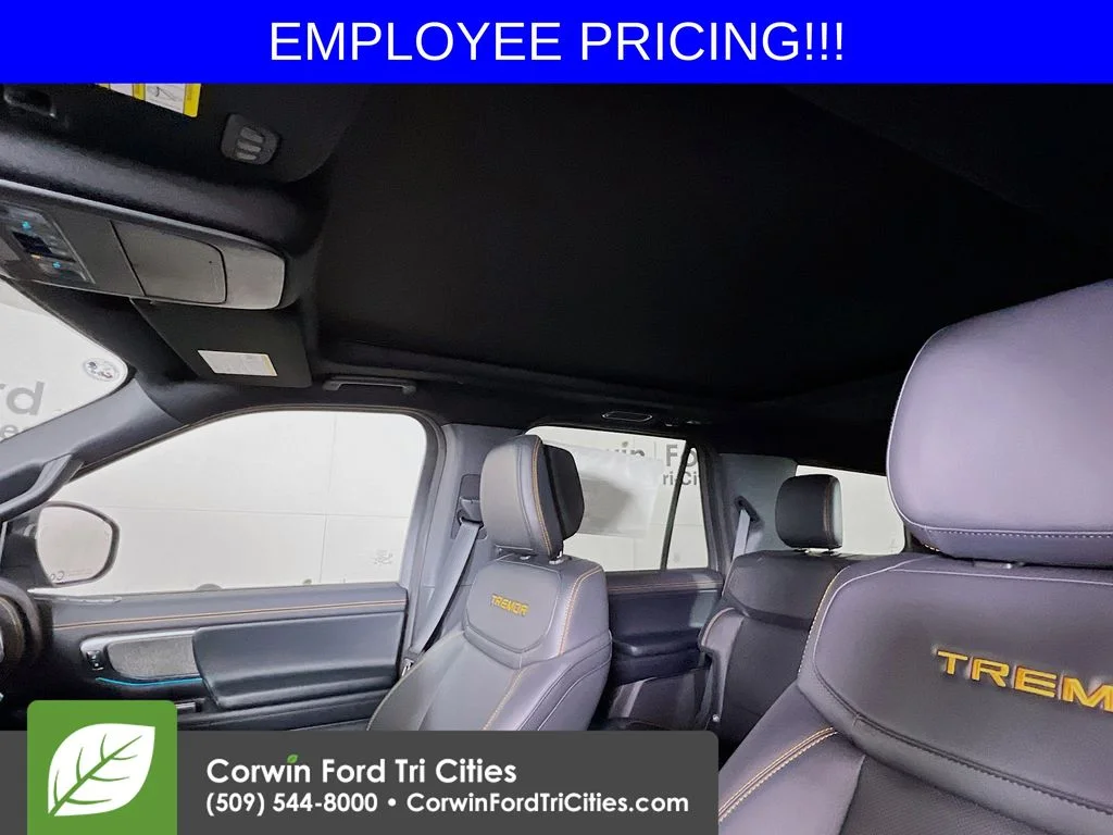 New 2026 Oxford White Ford Tremor image 27