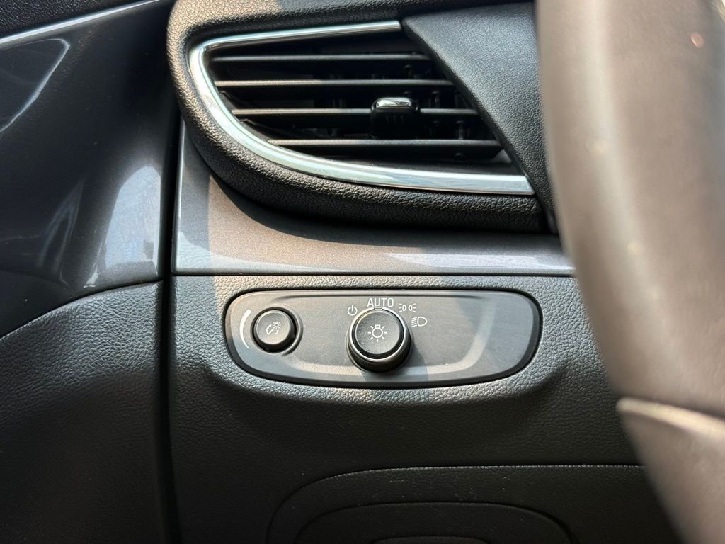 Used 2020 Gray Buick Preferred image 14