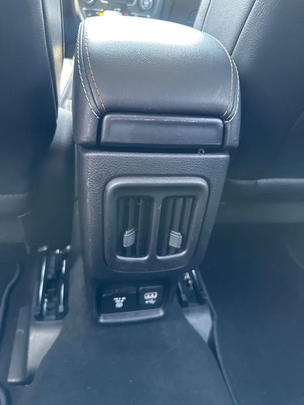 Used 2019  Jeep Latitude FWD image 28