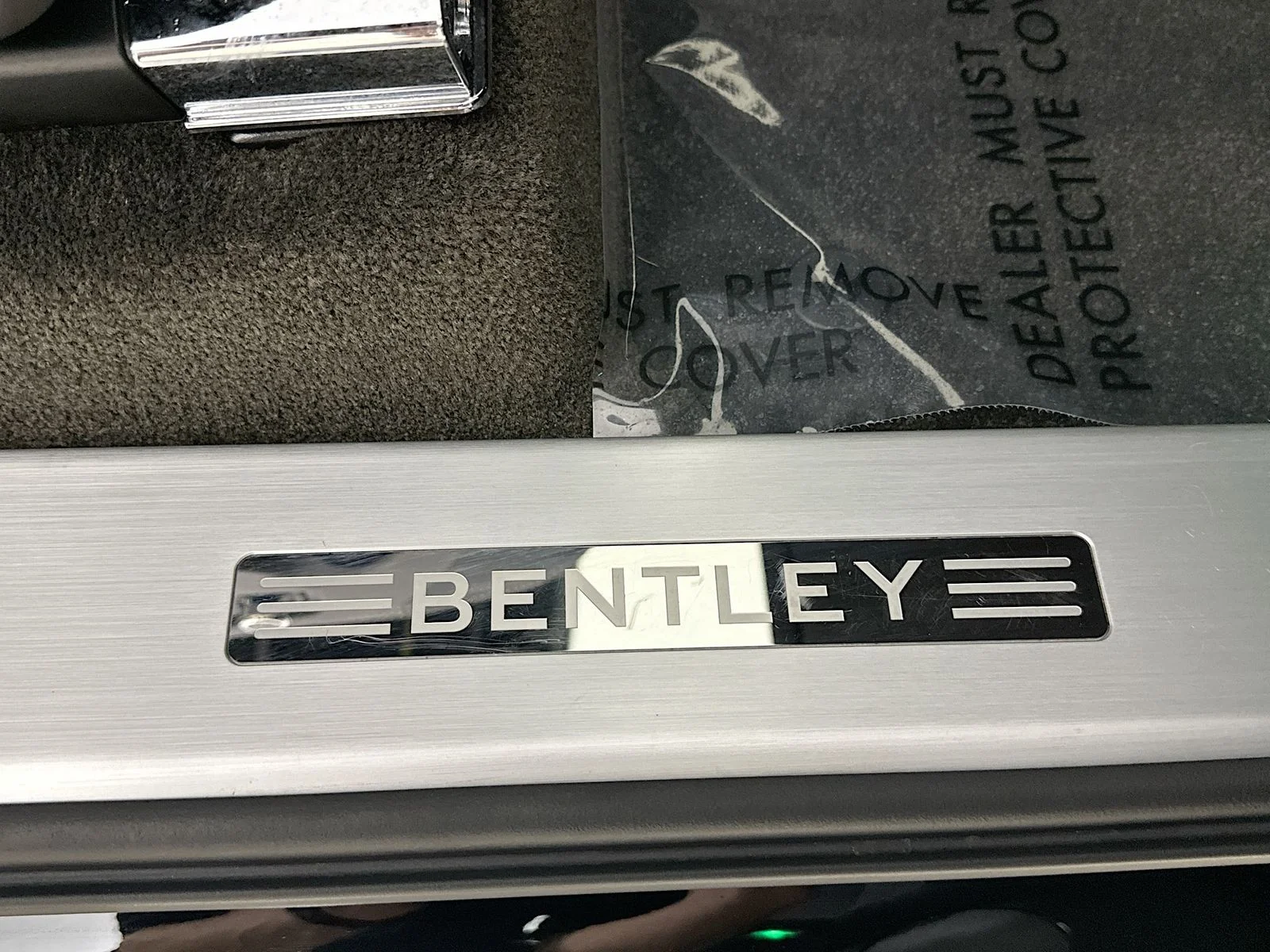 Used 2022 Black Bentley  image 67