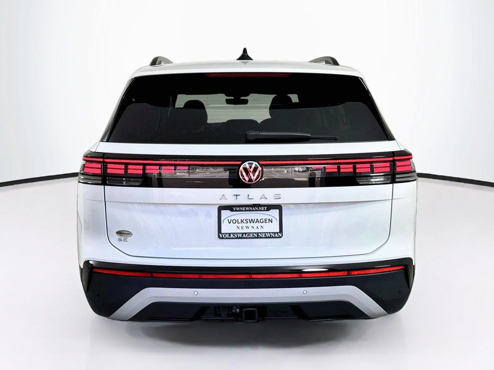 New 2027 Opal White Pearl Volkswagen SE w/Technology image 5