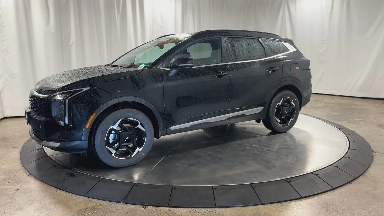 New 2026 Fusion Black Kia EX image 5