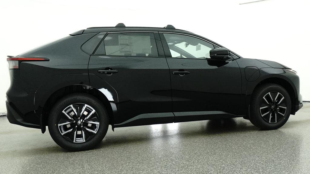 New 2026 Midnight Black Metallic Toyota XLE image 15