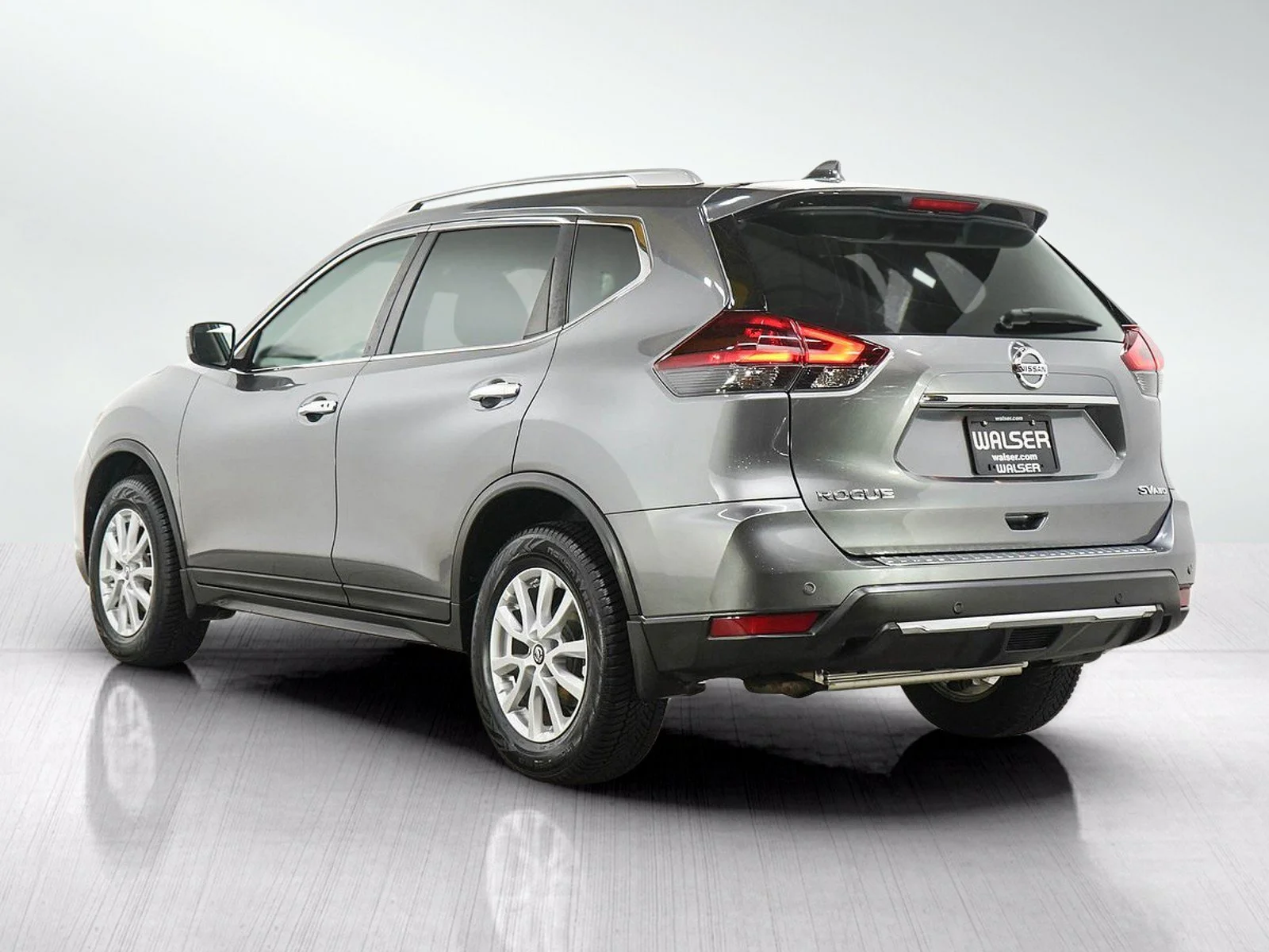 Used 2020 Gun Metallic Nissan SV image 3