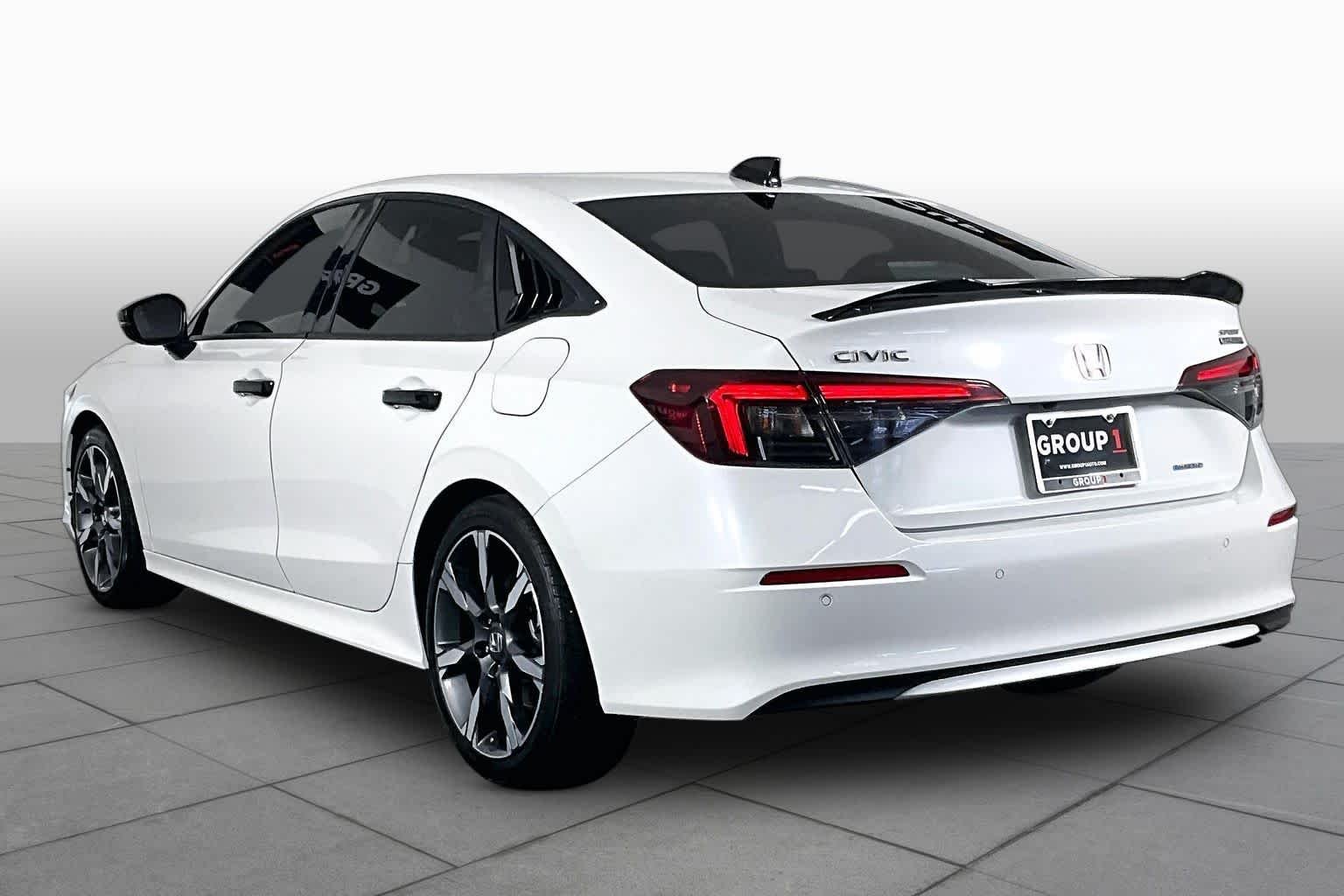 Used 2025 Platinum White Pearl Honda Sport Touring image 12