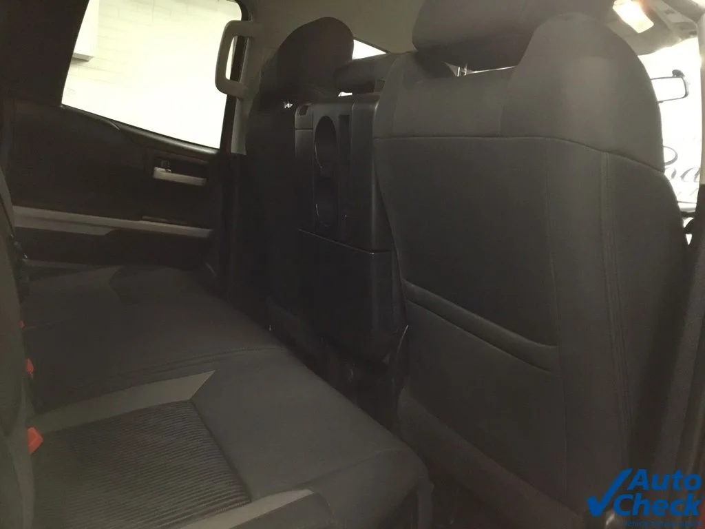 Used 2014 Red Toyota SR5 image 38