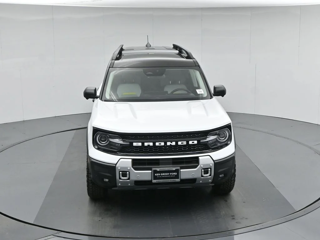 New 2026 Oxford White Ford Badlands image 38