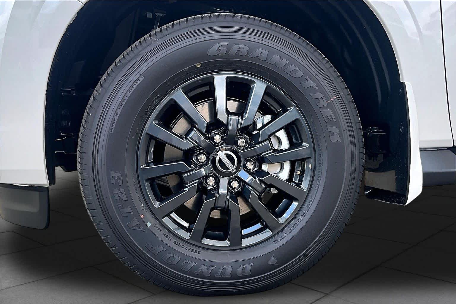 New 2026 ASPEN WHIT QACG Nissan SV image 9