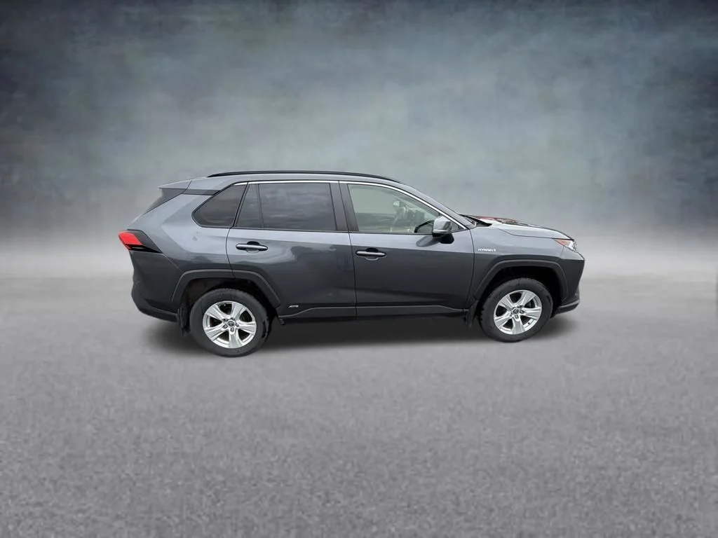 Used 2021 Gray Toyota XLE image 7