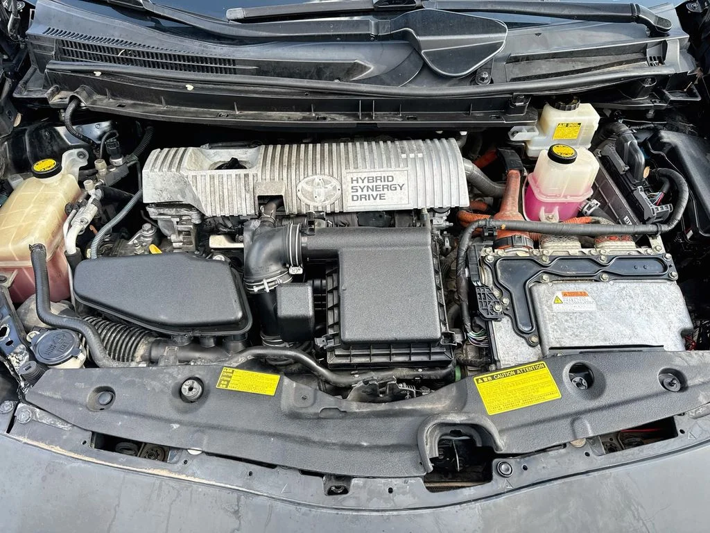 Used 2010 Red Toyota I image 35