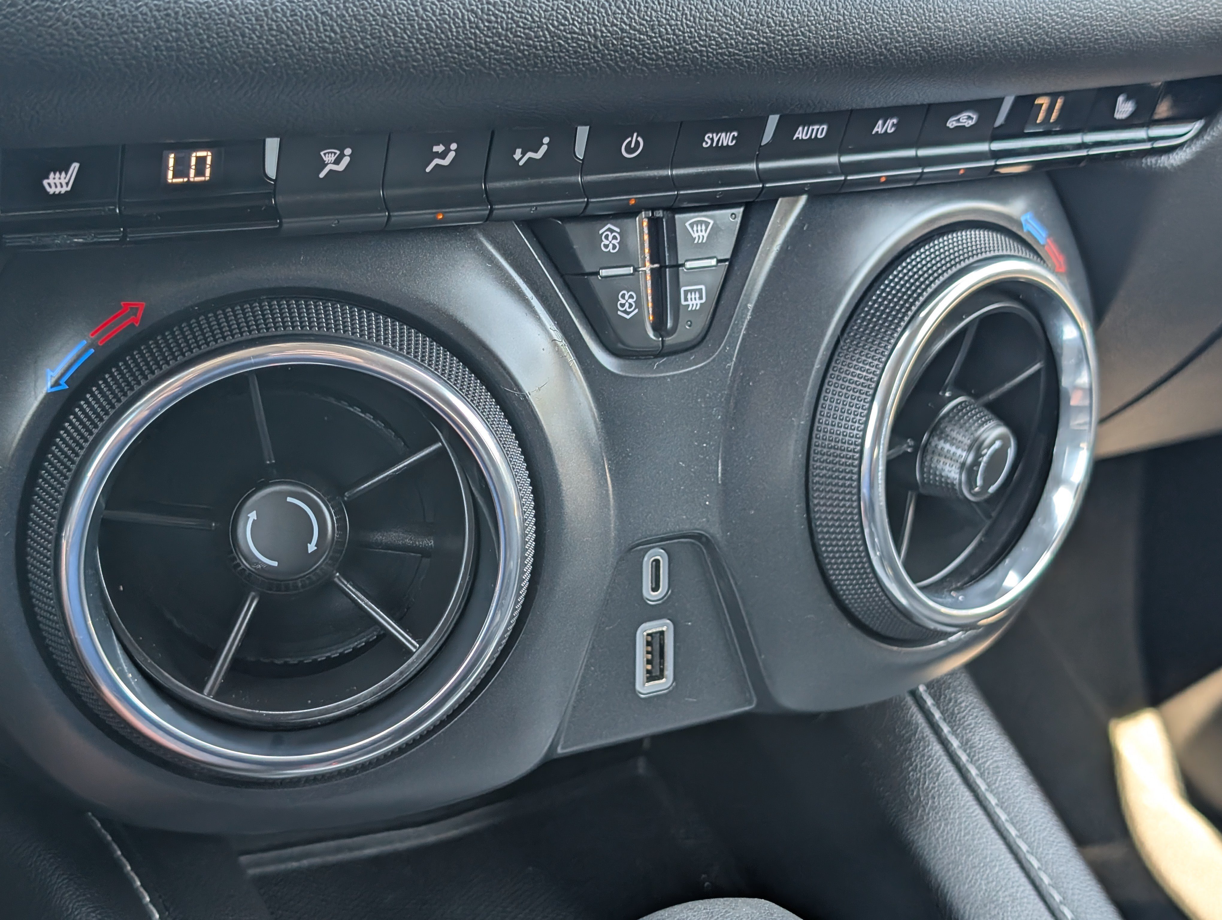 Used 2024 Summit White Chevrolet LT image 23