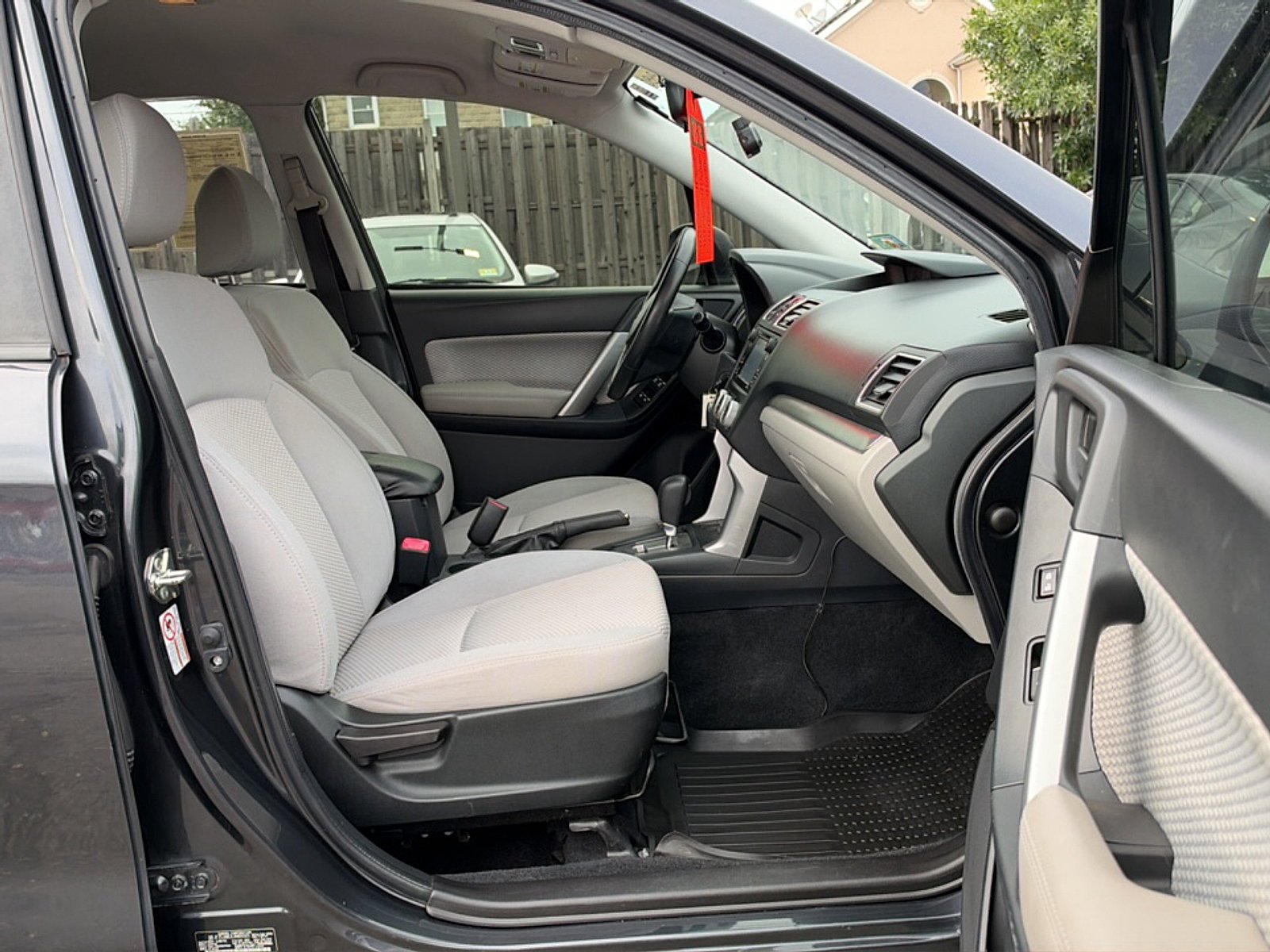 Used 2018 Dark Gray Metallic Subaru 2.5i image 14