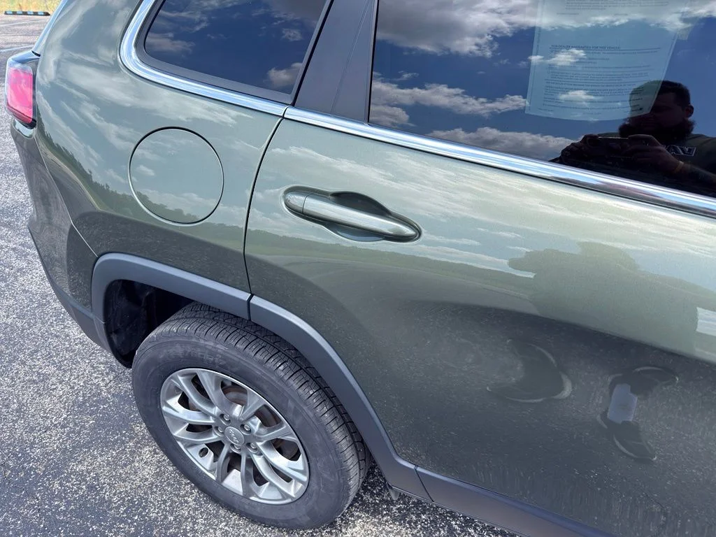 Used 2021 Green Jeep Latitude Lux image 12