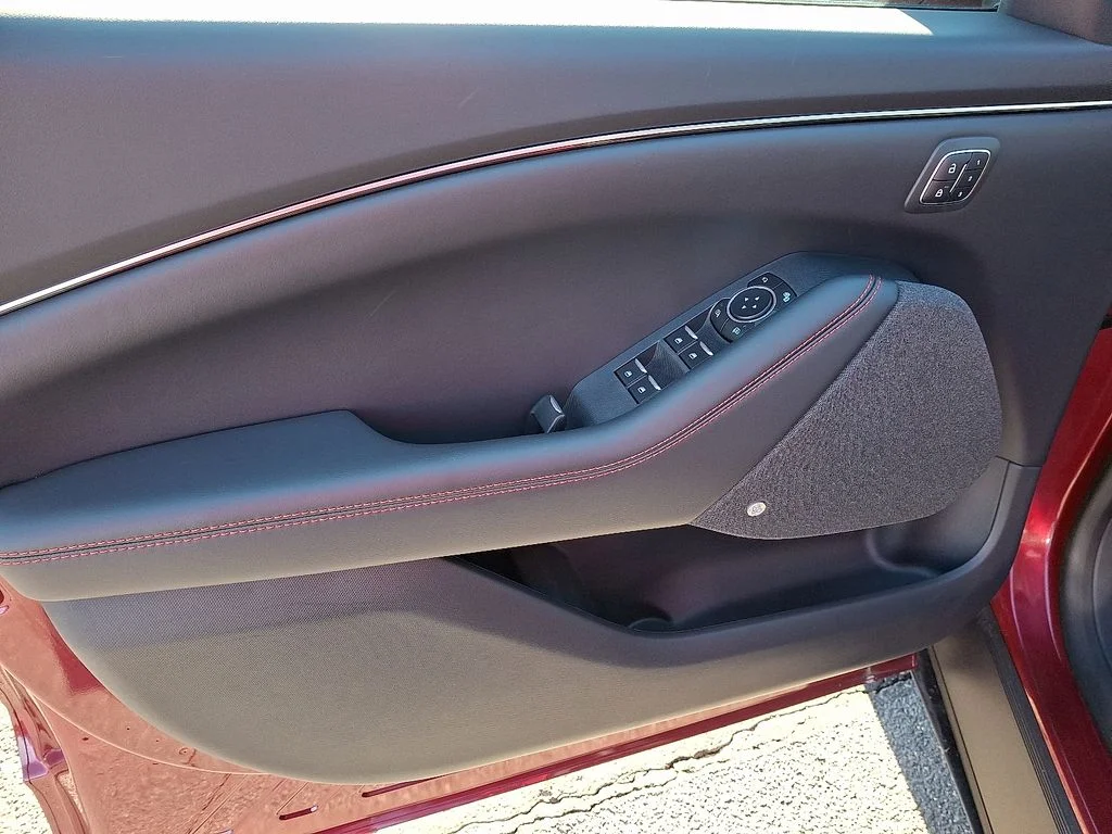 2025 Ford Mustang Mach-E Premium - Photo 12