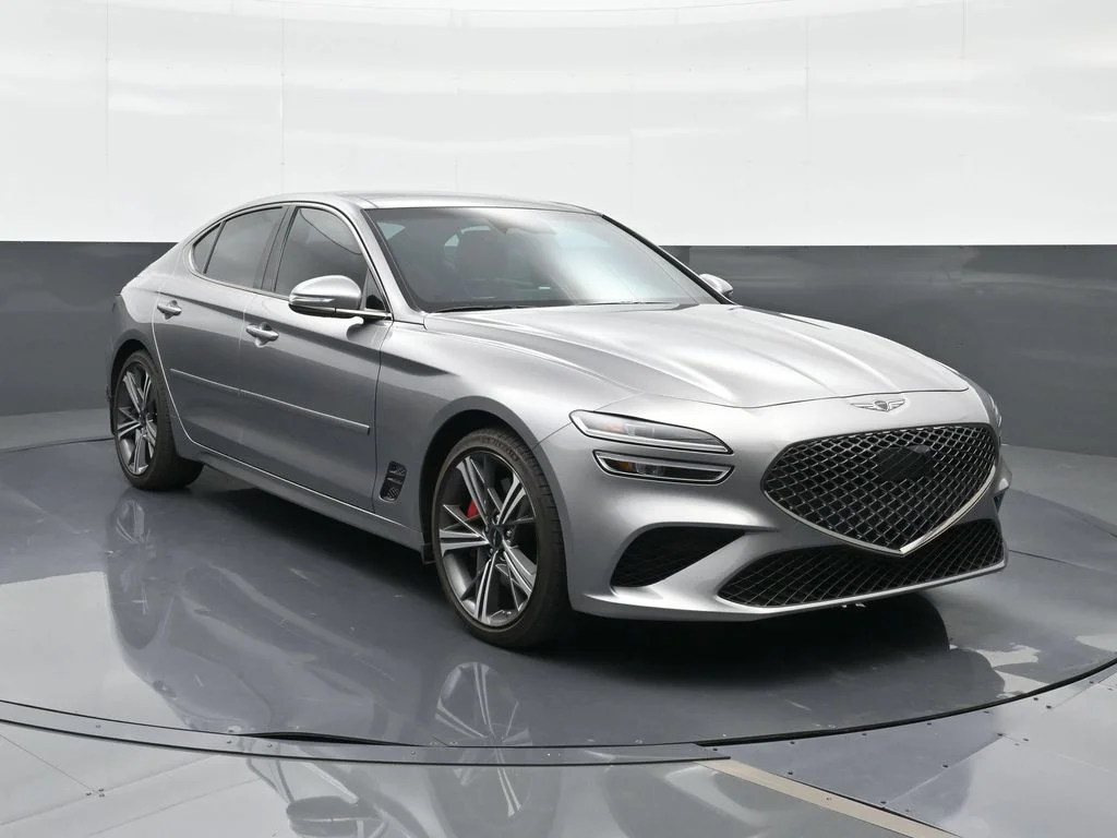 Used 2025 Silver Genesis 2.5T image 4