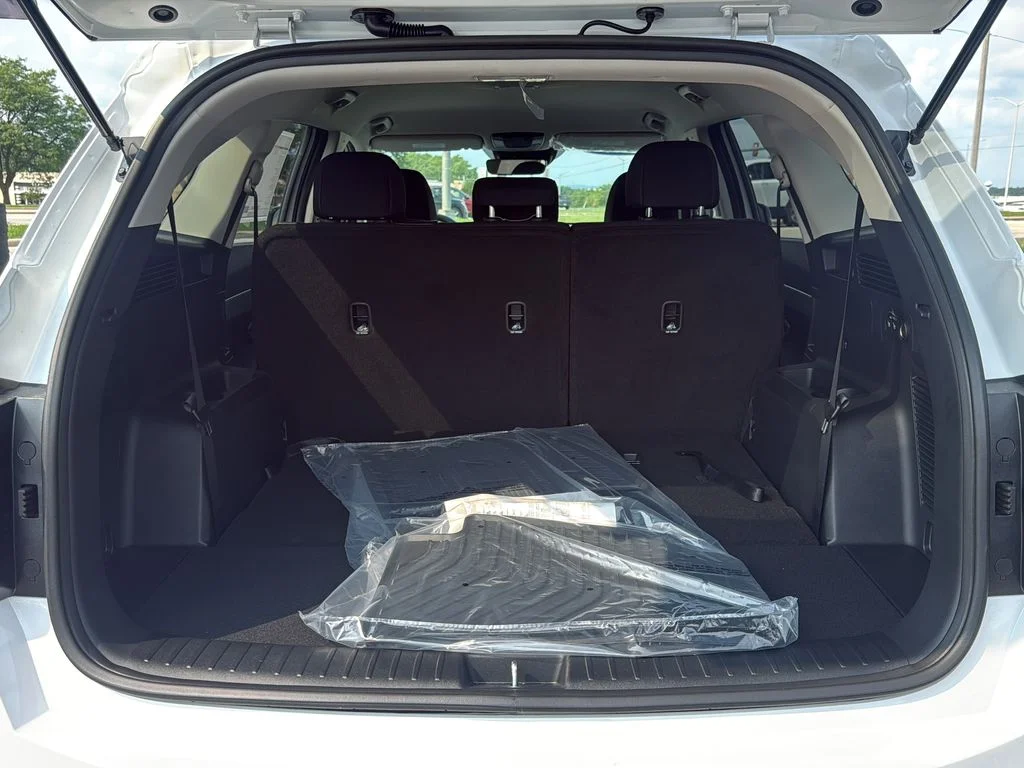 New 2026 Glacial White Pearl Kia LX image 31