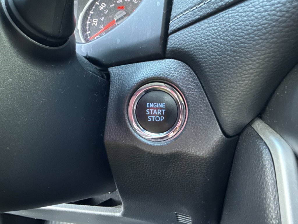 Used 2021  Toyota XLE image 35