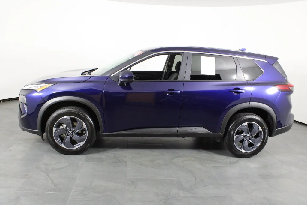 2025 Nissan Rogue SV - Photo 12