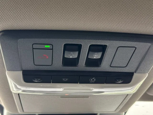 Used 2026 Gray Nissan Platinum image 22