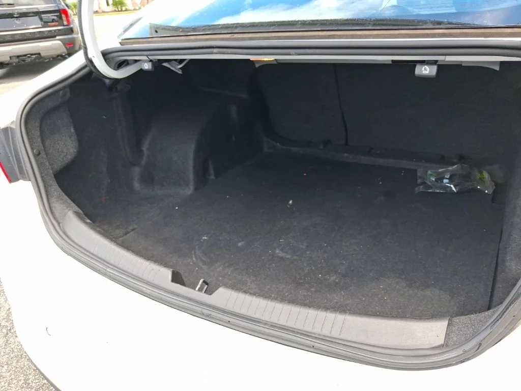 Used 2024 White Chevrolet LT image 12