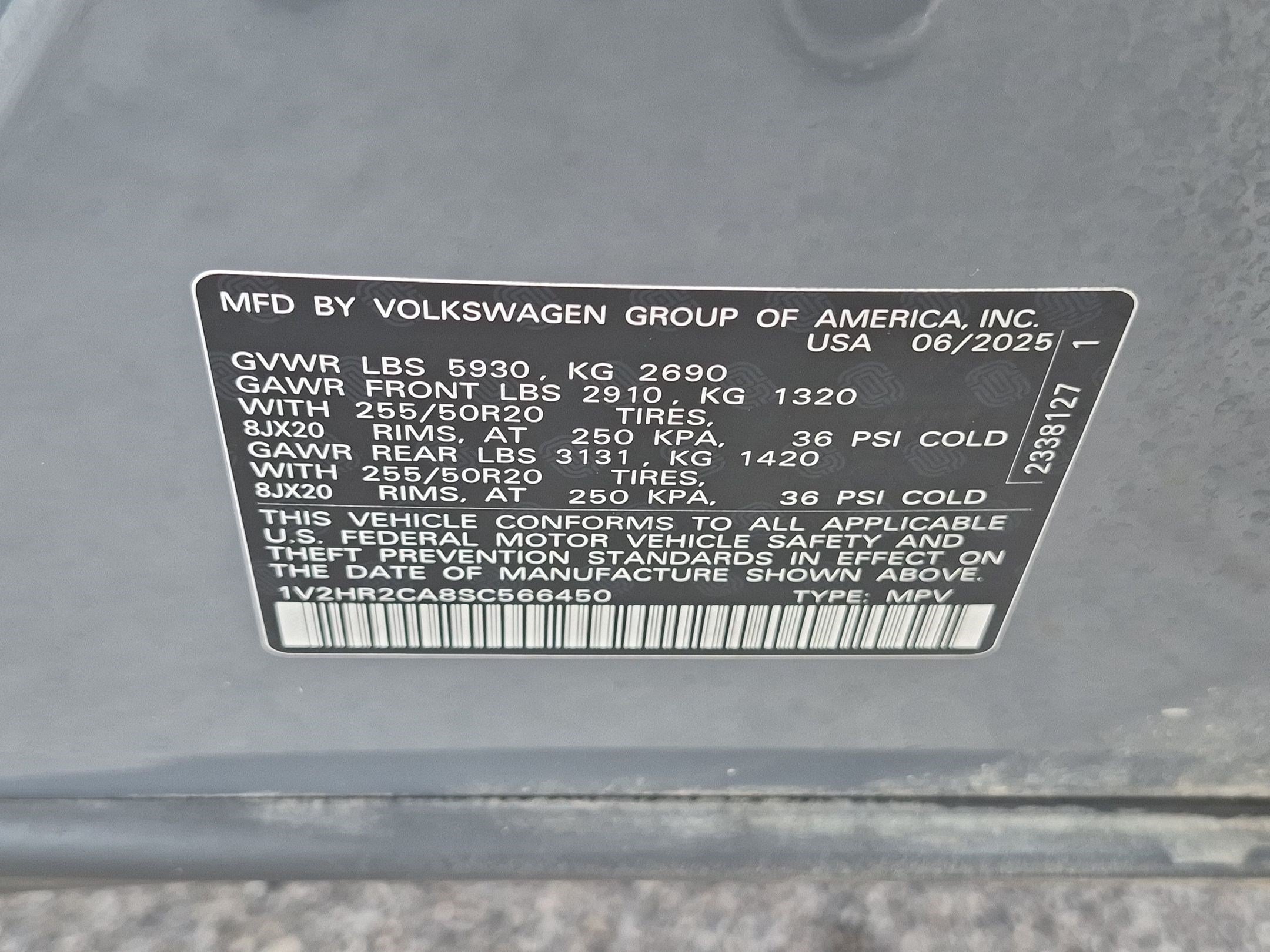 Certified Used 2025 Pure Gray Volkswagen 2.0T SE w/Technology image 34