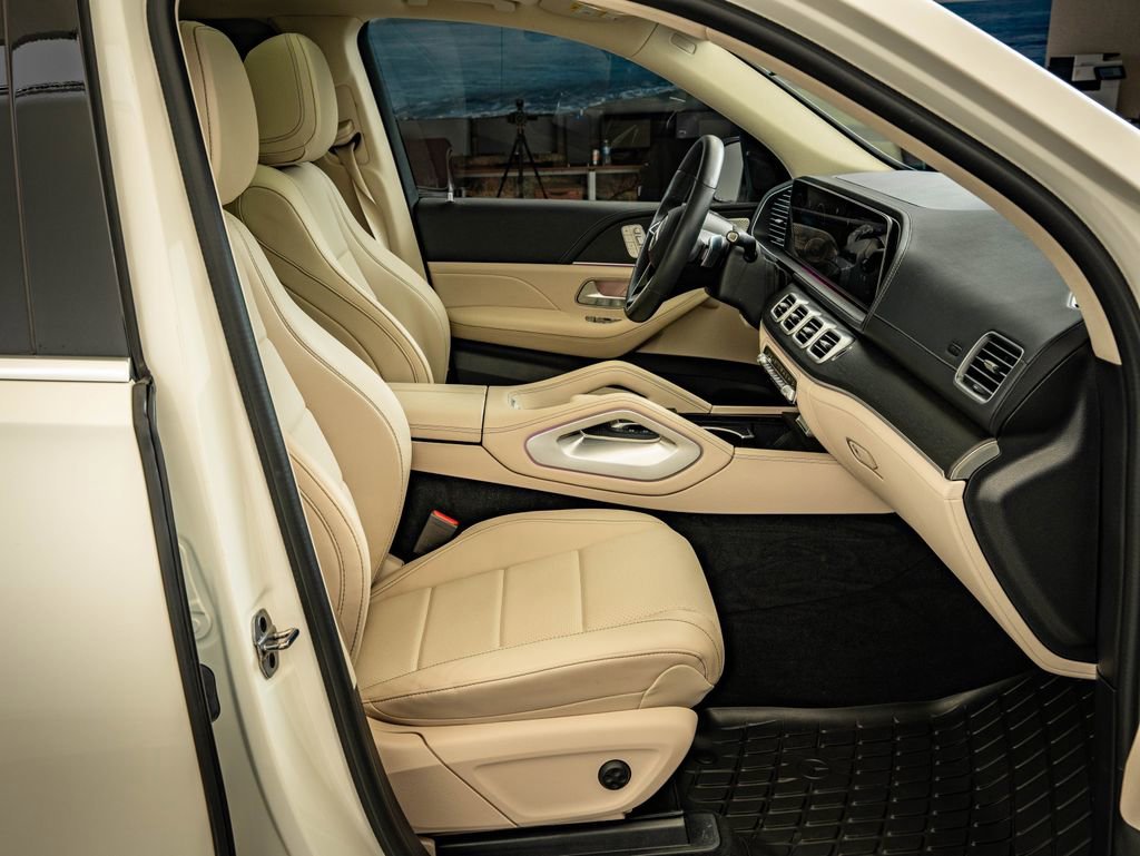 Used 2024 Manufaktur Diamond White Metallic Mercedes-Benz GLE 350 image 25