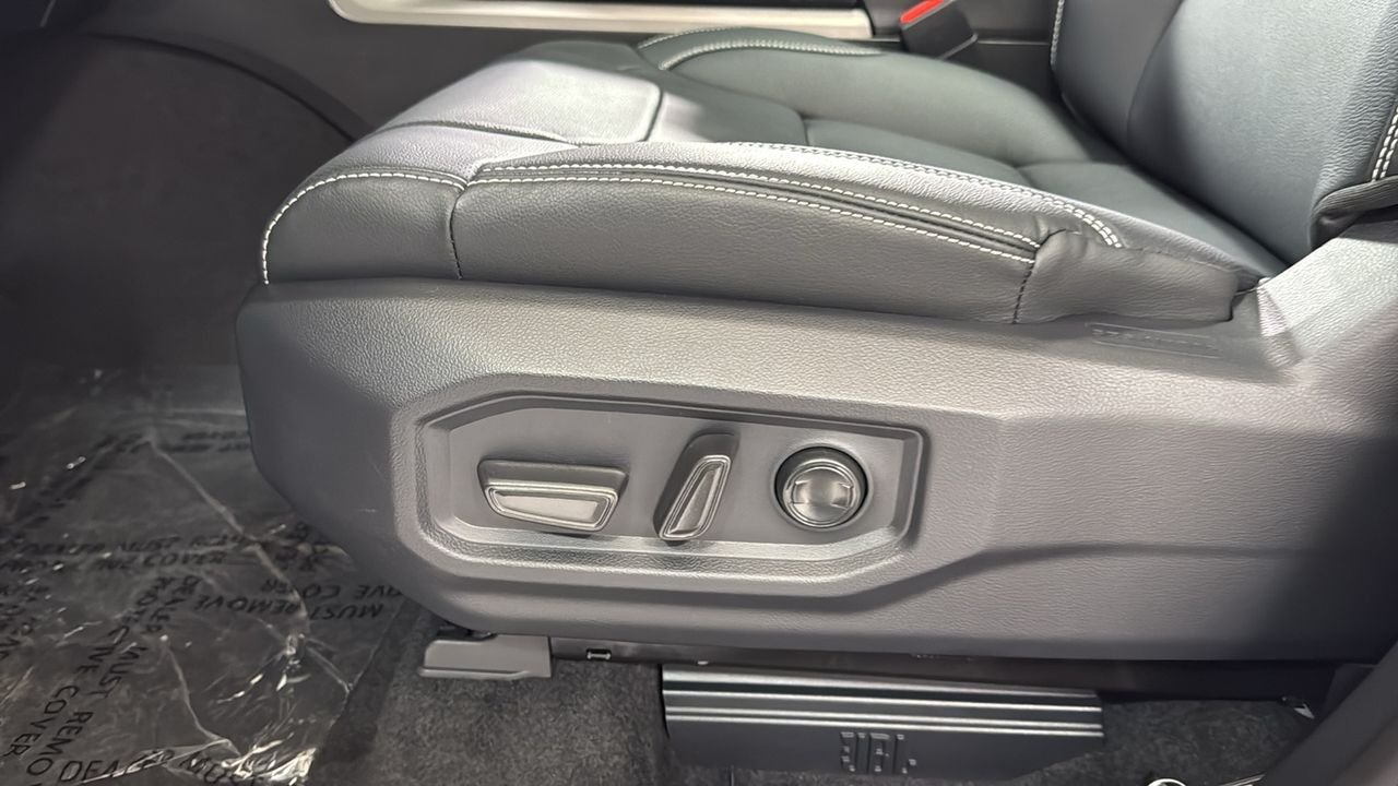 2026 Toyota Tundra Limited - Photo 14