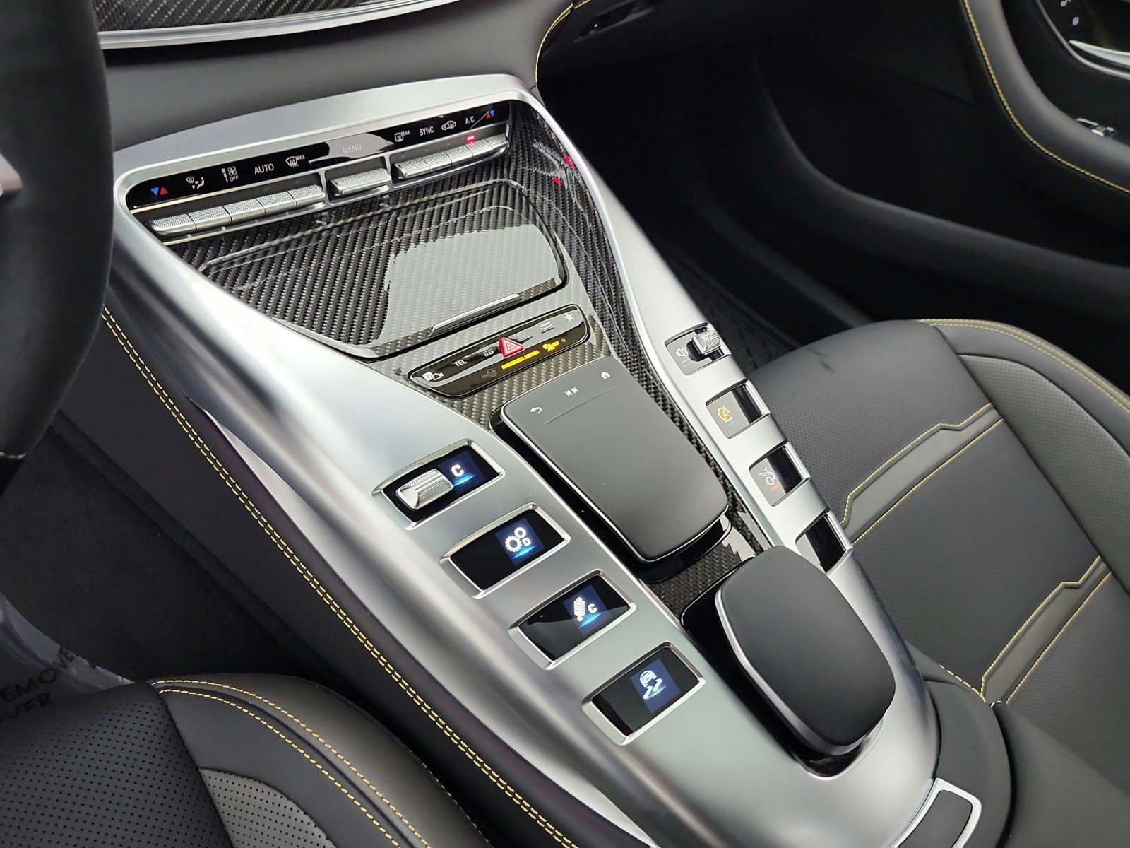 New 2026 MANUFAKTUR Graphite Grey Magno Mercedes-Benz AMG® GT 43 4-Door Coupe image 33