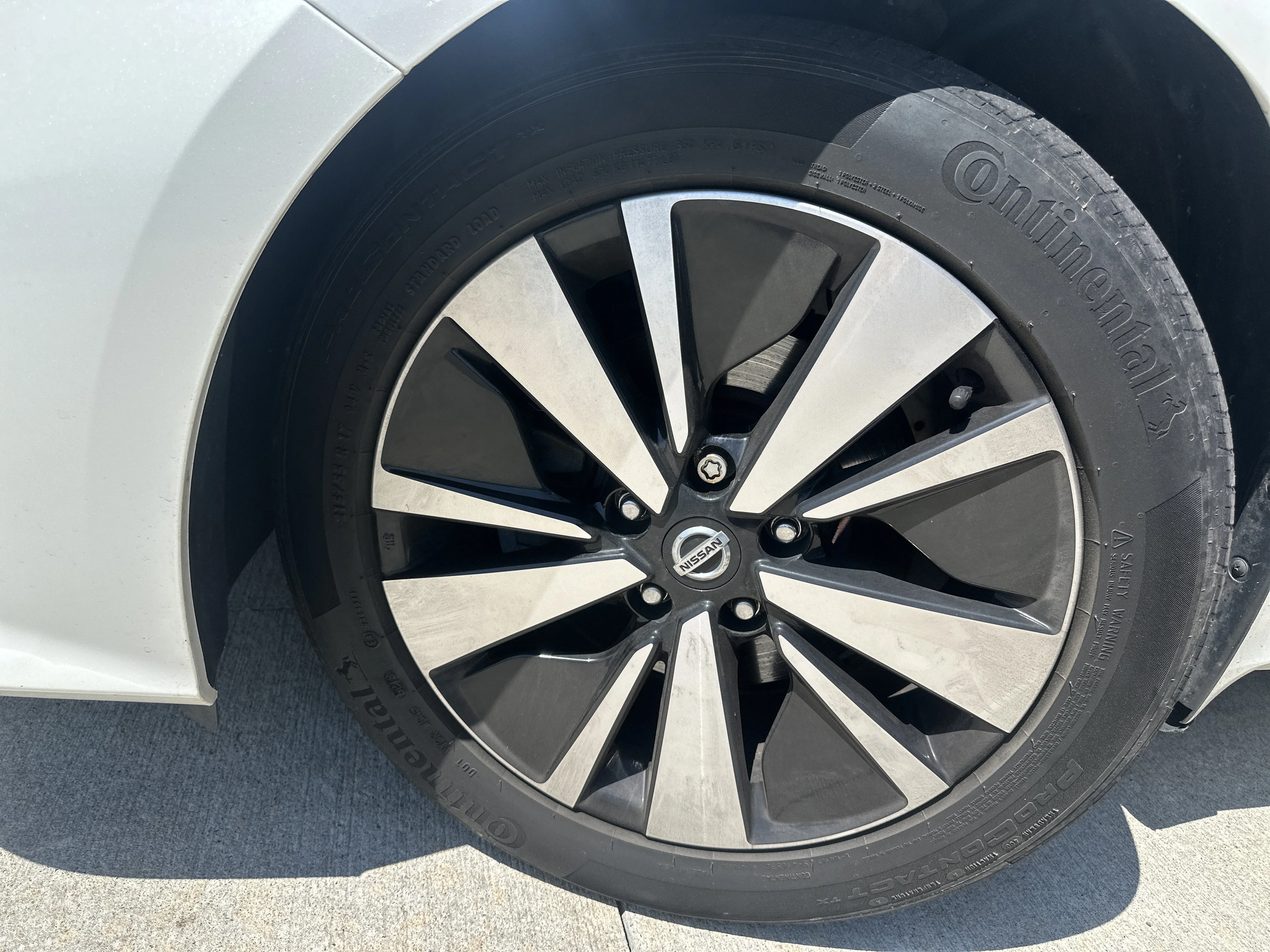 Used 2019 Pearl White Tricoat Nissan 2.5 SV image 9