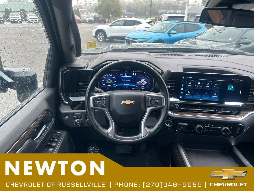 Used 2025 Black Chevrolet LT image 17