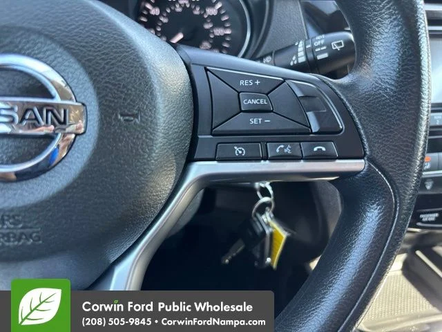 Used 2017 Caspian Blue Nissan  image 18