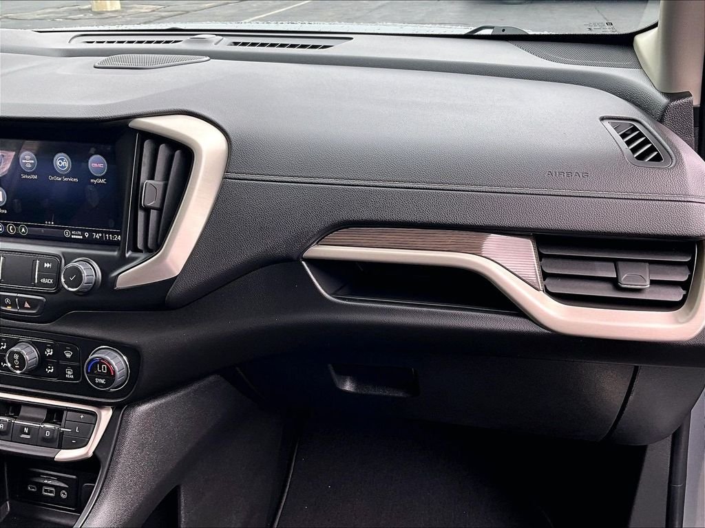 Used 2023 Silver GMC Denali image 13