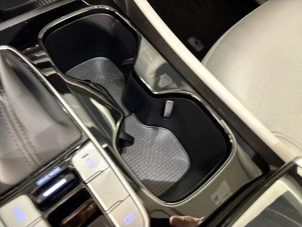 Used 2025 Silver Hyundai SEL image 15