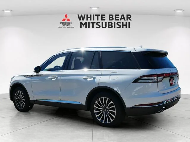 Used 2021 White Lincoln Reserve image 4