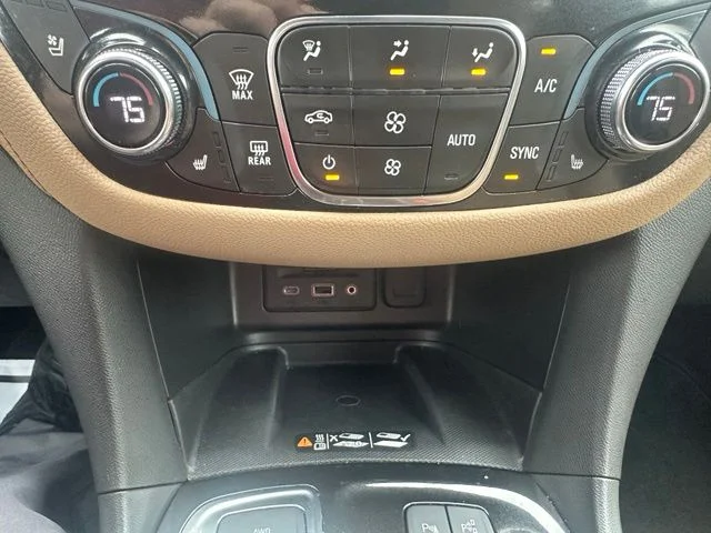 Used 2024 White Chevrolet Premier image 27