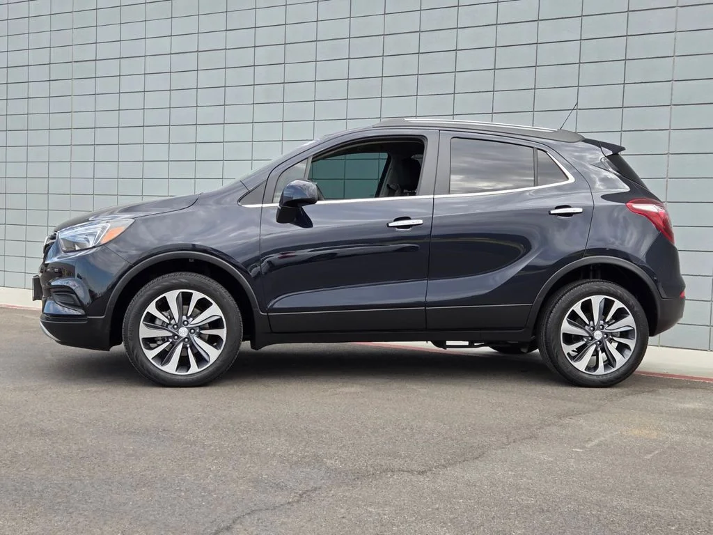 Used 2022 Blue Buick Preferred image 2