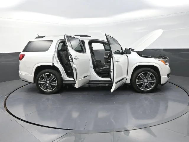 Used 2018 White GMC Denali image 45