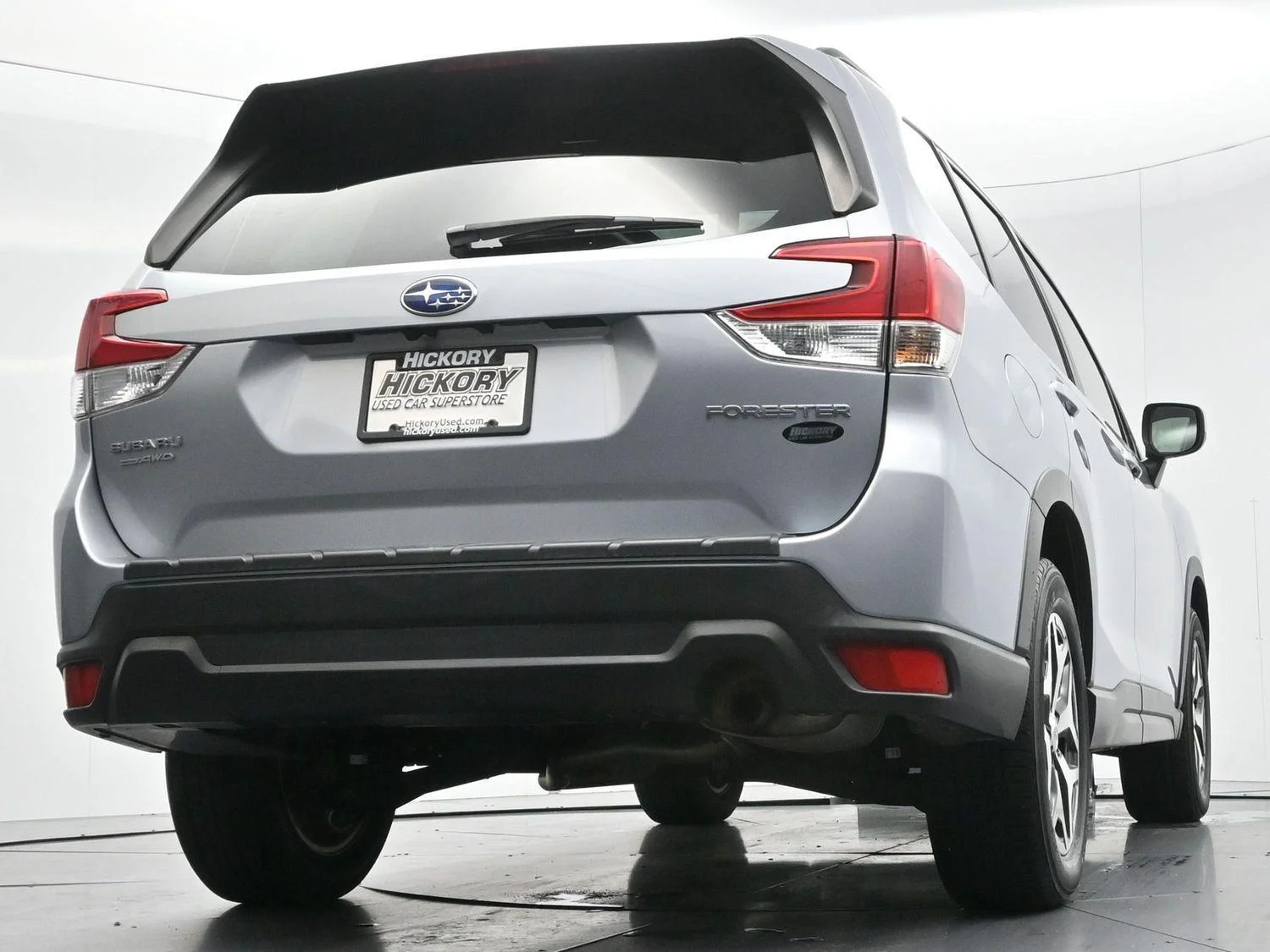 Used 2020 Ice Silver Metallic Subaru Premium image 46