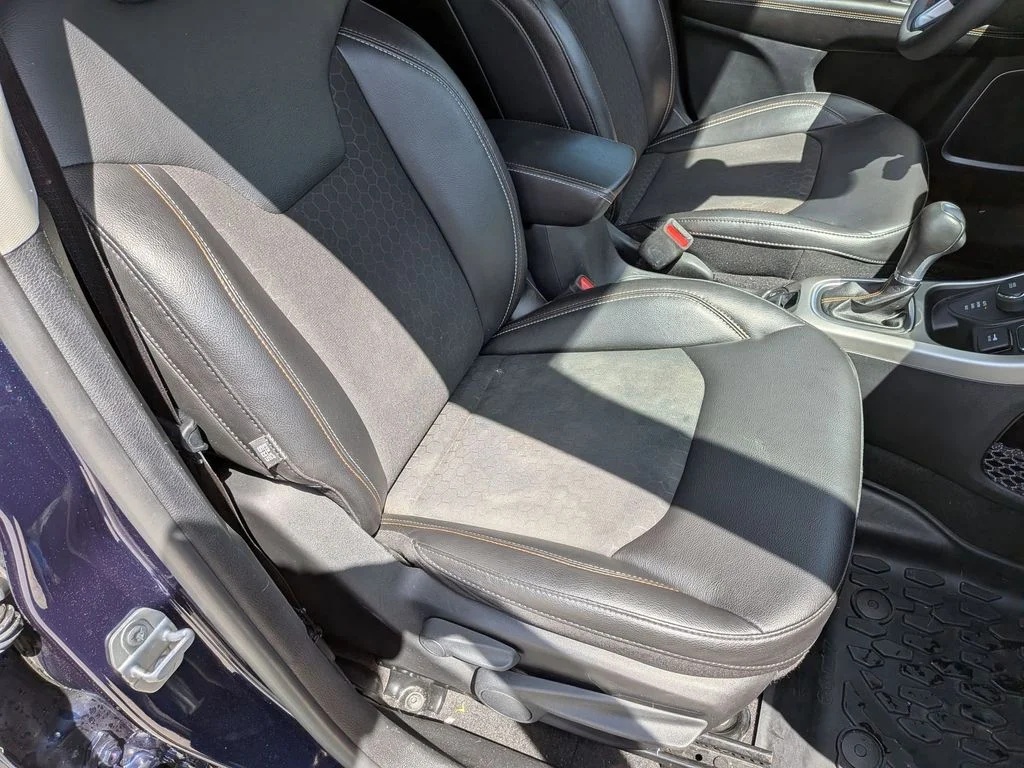 Used 2021 Blue Jeep Latitude image 23