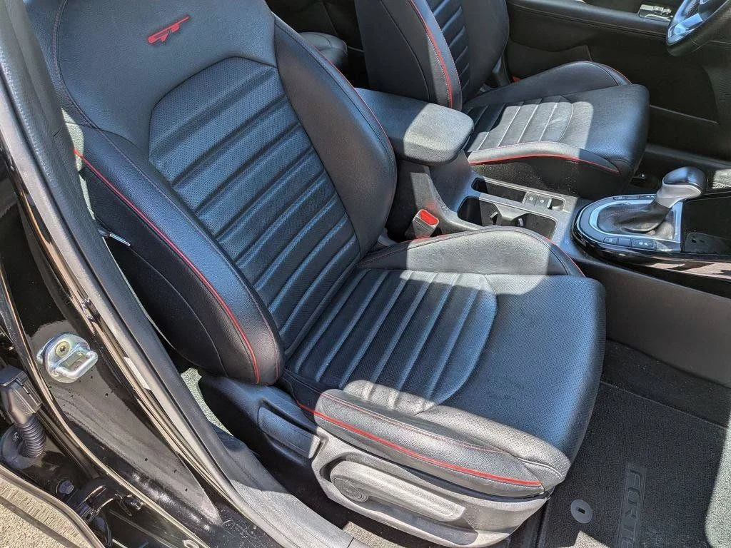 Used 2023 Black Kia GT image 28