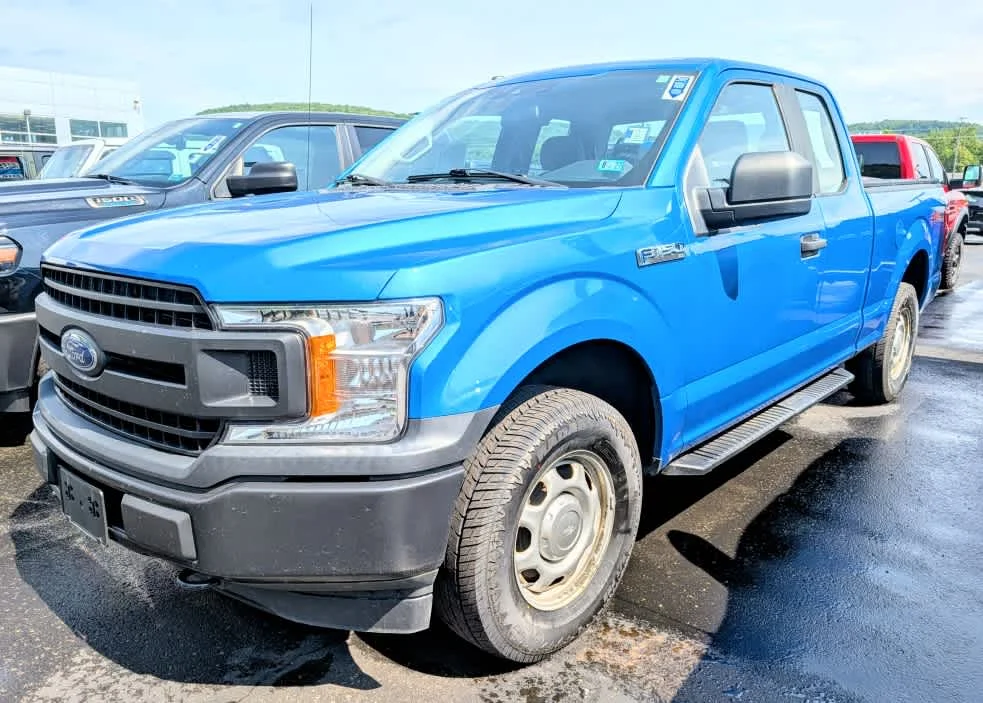 Used 2019 Velocity Blue Ford XL image 3
