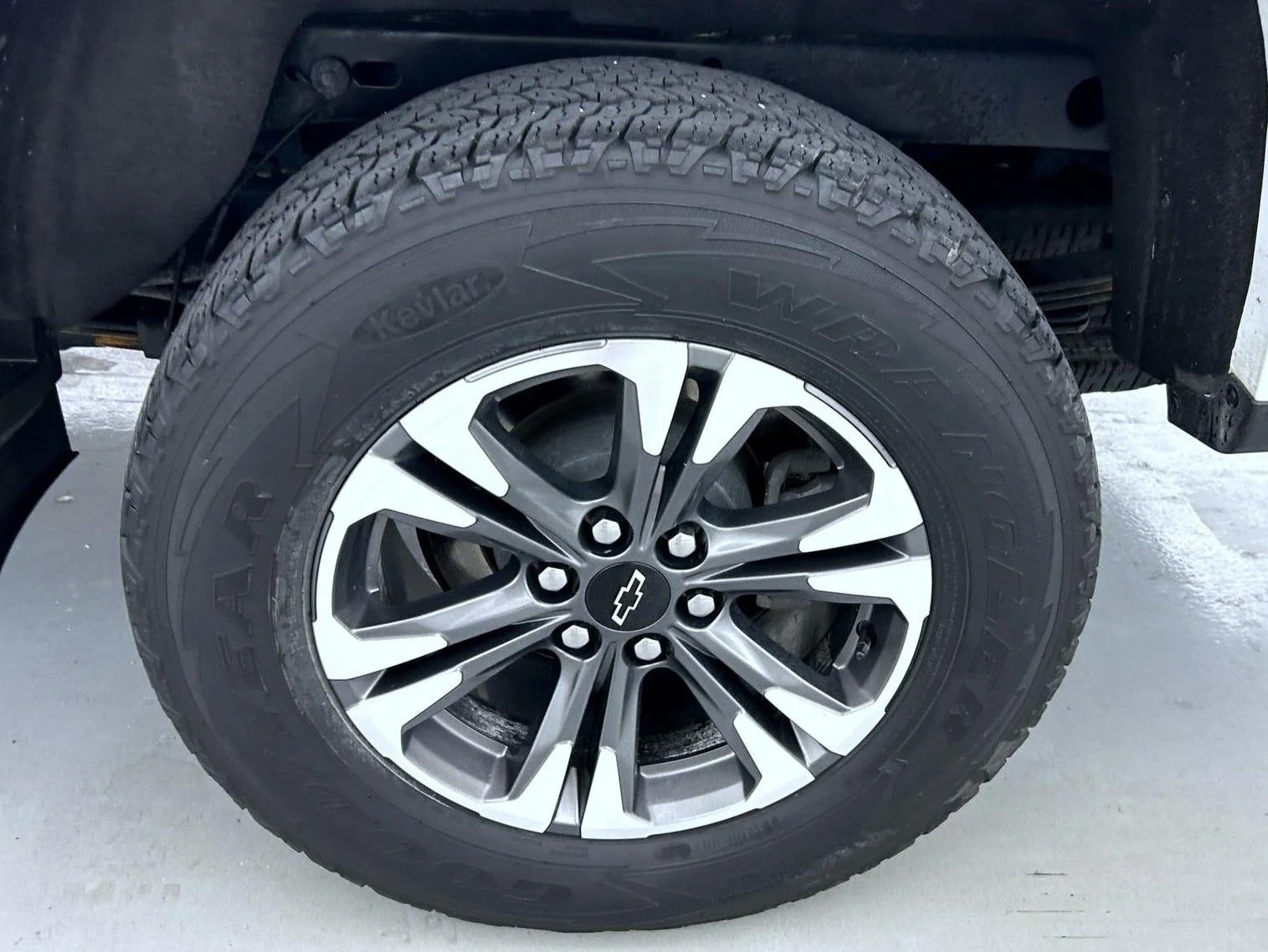 Used 2022 White Chevrolet Z71 image 23