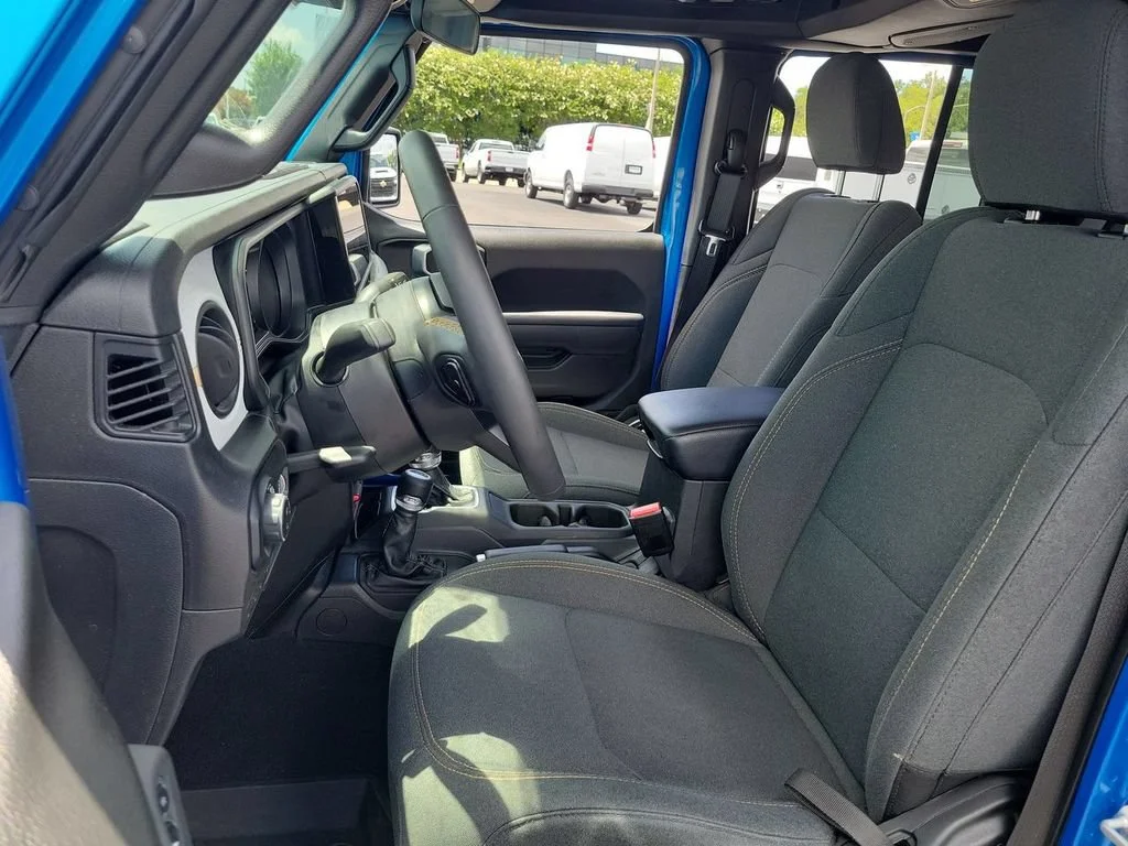 Used 2024 Blue Jeep Willys image 18