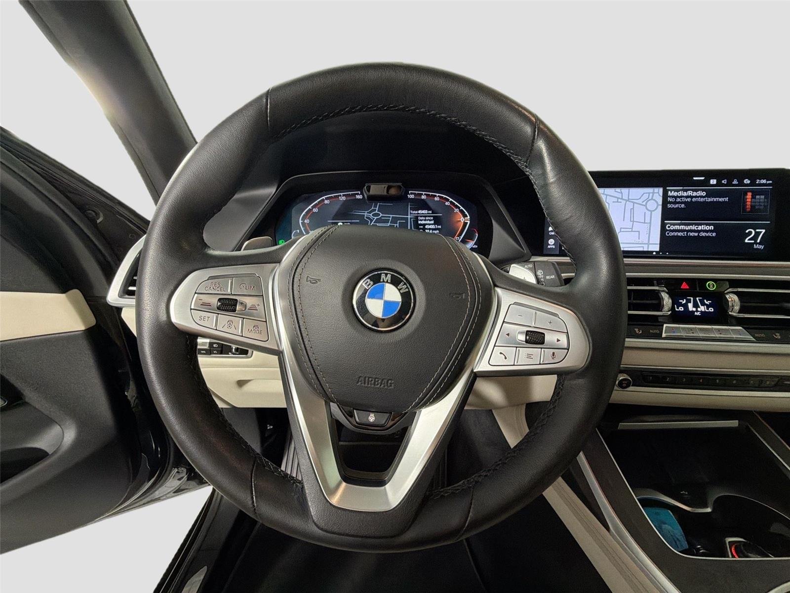 Certified Used 2022 Black Sapphire Metallic BMW xDrive40i image 12