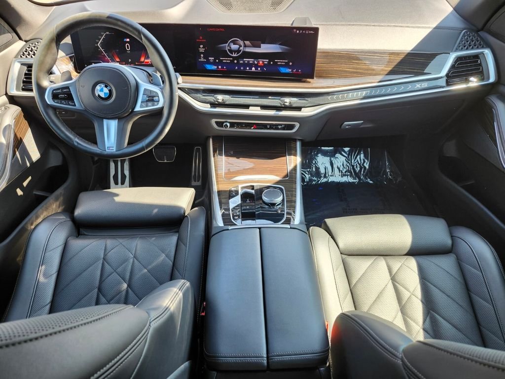 Used 2024 Black BMW xDrive40i image 13